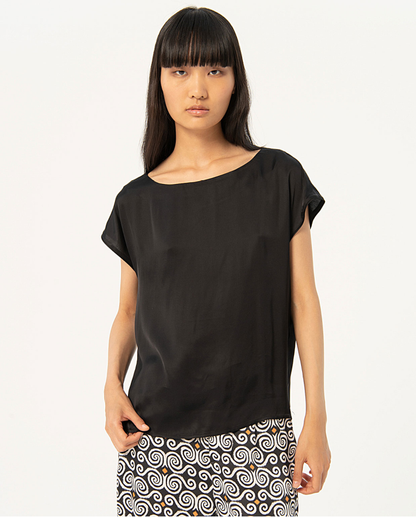 Smooth short sleeve satin t-shirt