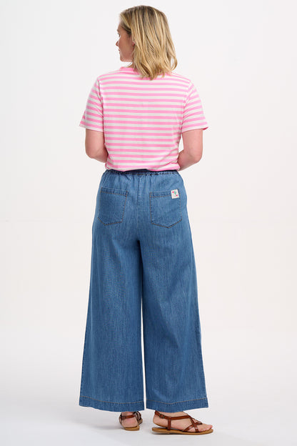 Maggie T-Shirt - Off-White/Pink, Pineapple Repeat